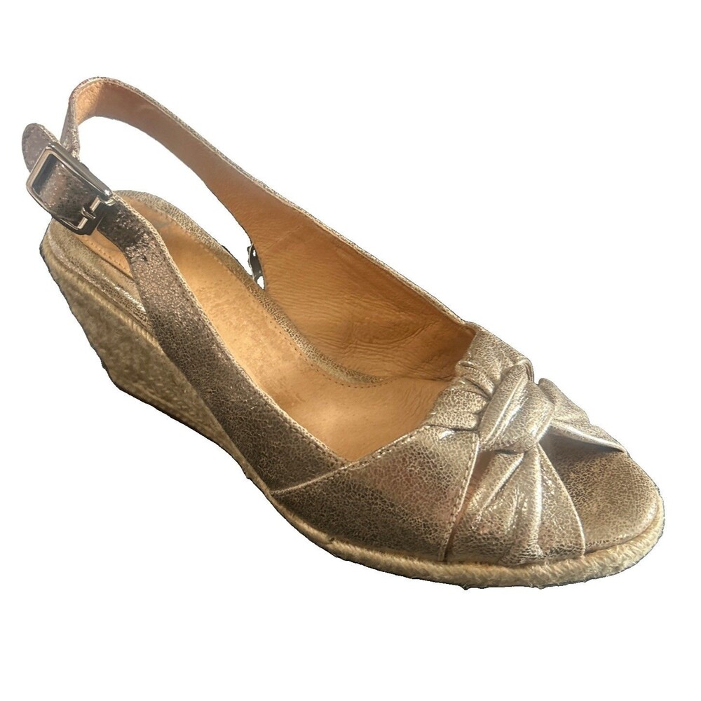 Nurture Women’s 8M Toshe Leather Metallic Gold Espadrilles Wedge Mid Heels